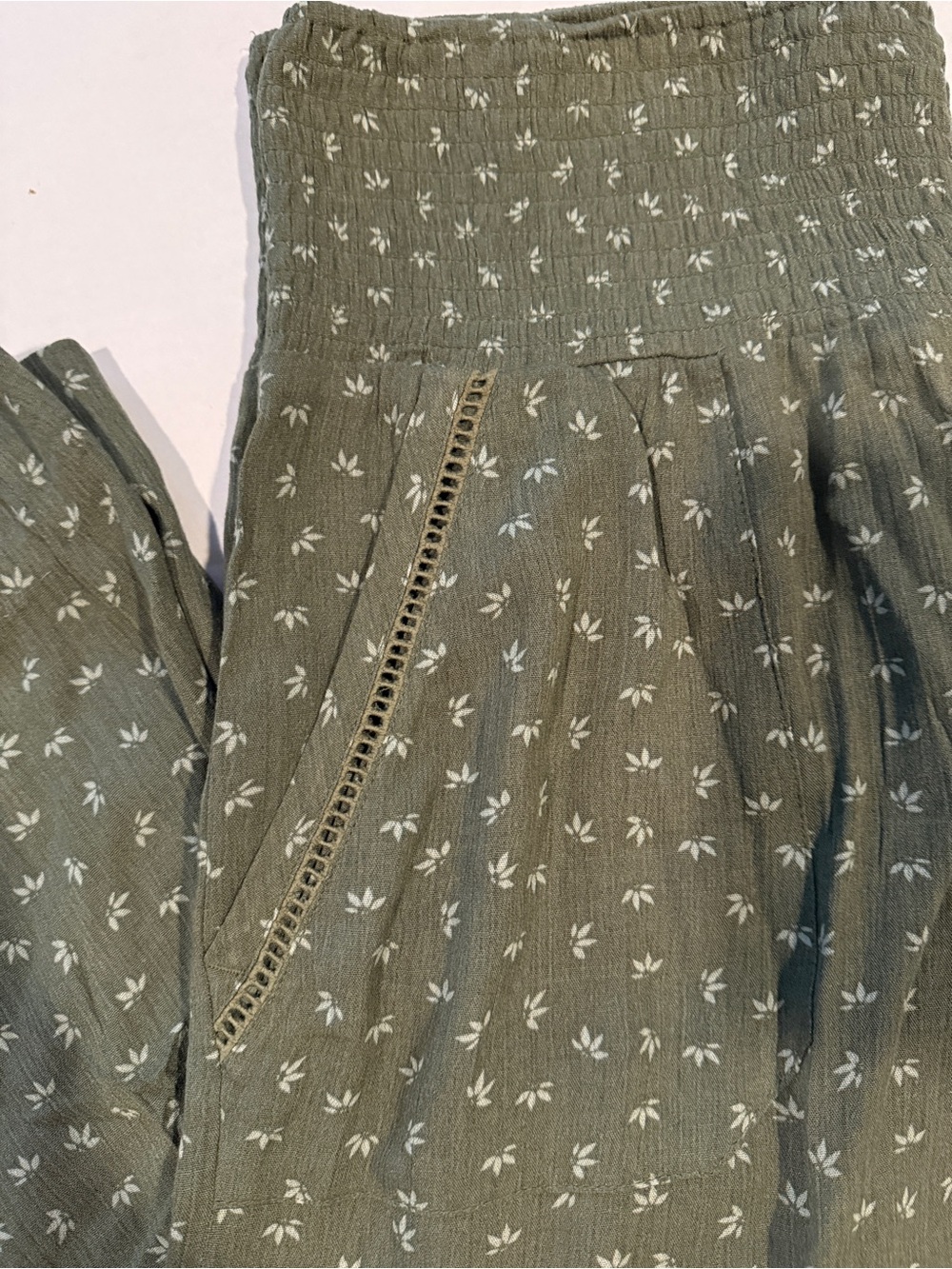 Three Dots Olive Green Wide-Leg Pants with Smocked Waist - Picture 4 of 10